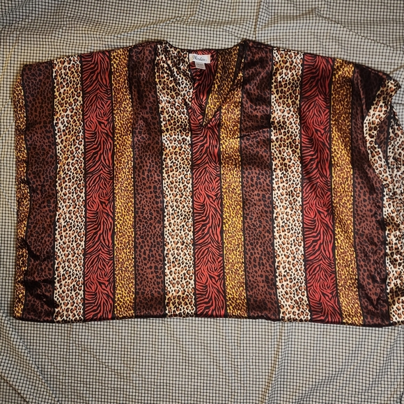 Silky Animal Print Kaftan - Picture 2 of 7